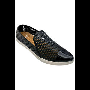 Jibs Womens Slim Fashion Sneaker Flat Black - Medium